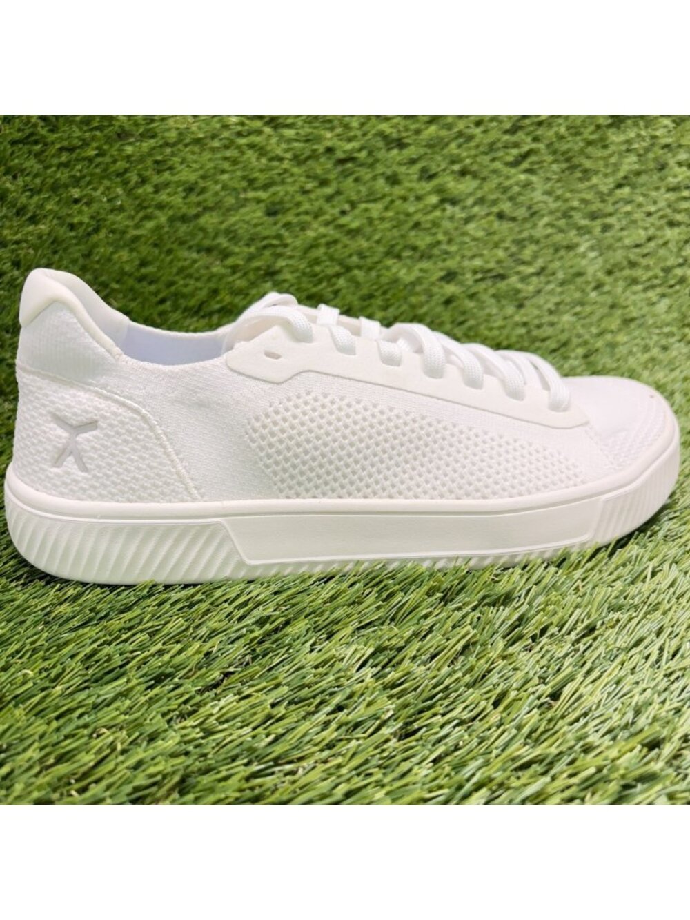 Flux Adapt Trainer White Womens Size 9 Mens 7.5 Athletic Knit Shoes Sneakers